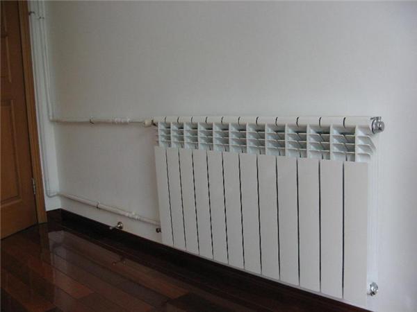 鋼鋁復合暖氣片生產(chǎn)廠家-青島瑞華特